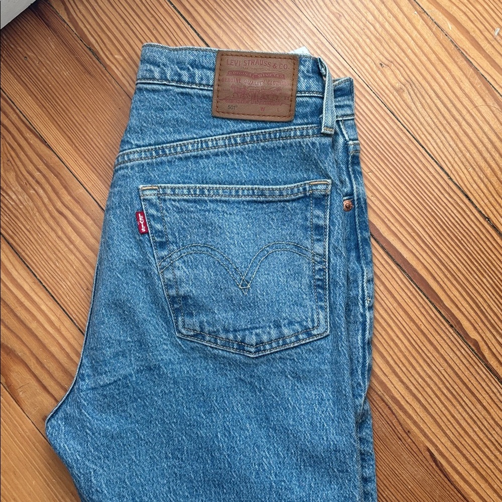 Levi’s 501 Premium denim buttonfly women’s straight leg jeans 26 x28